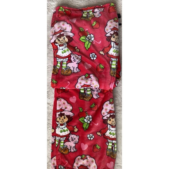 Strawberry Shortcake Custard Cat 50” X 70” Soft Plush Soft Throw Blanket Red NEW - Picture 16 of 16